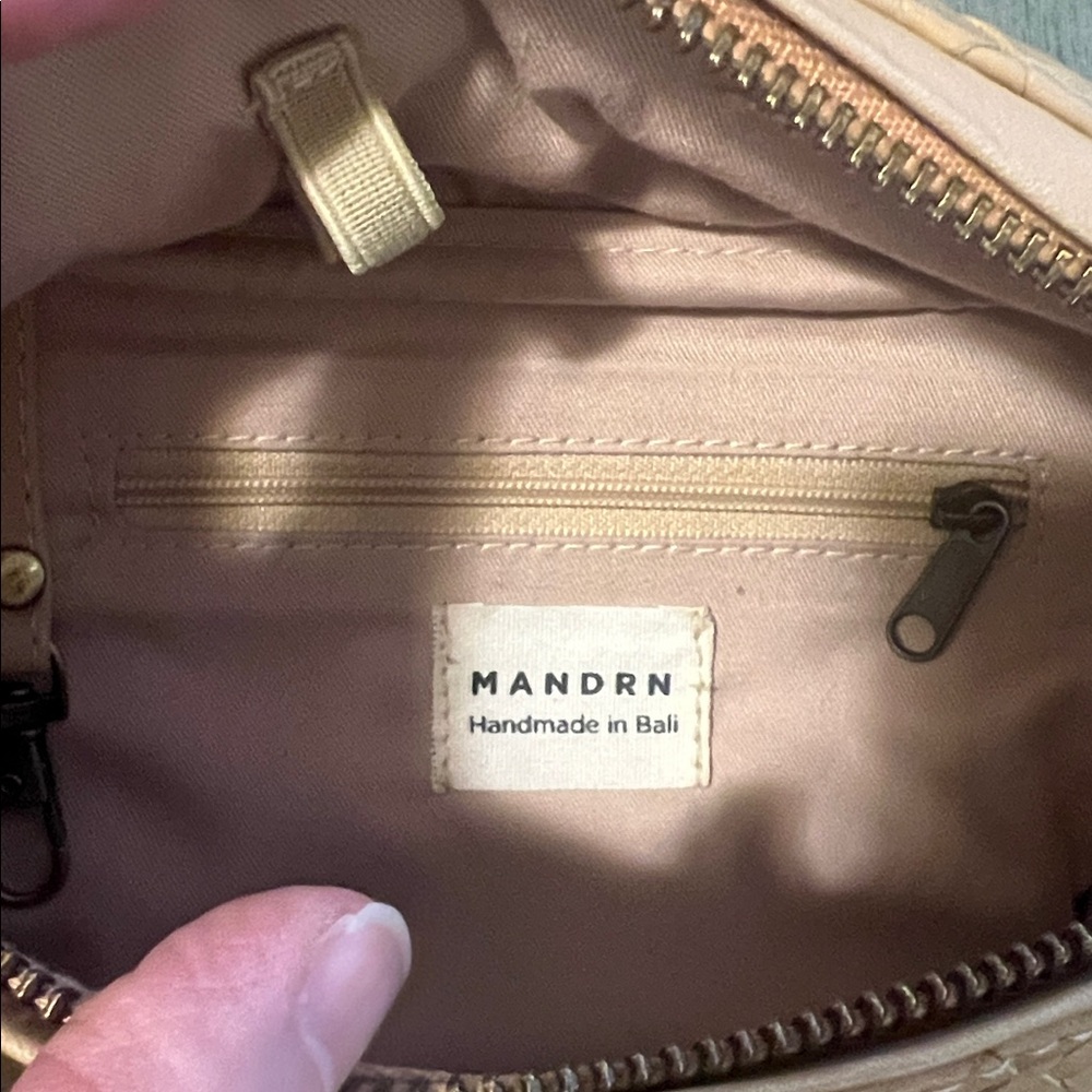 Mandrn Remy & card case in Sand - Picture 4 of 5
